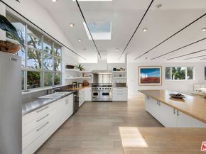 633 Santa Clara Avenue, Venice CA 90291