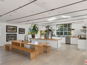 633 Santa Clara Avenue, Venice CA 90291