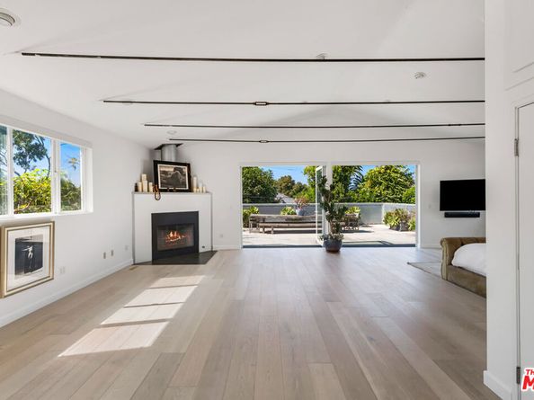 633 Santa Clara Avenue, Venice CA 90291