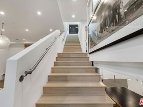 633 Santa Clara Avenue, Venice CA 90291