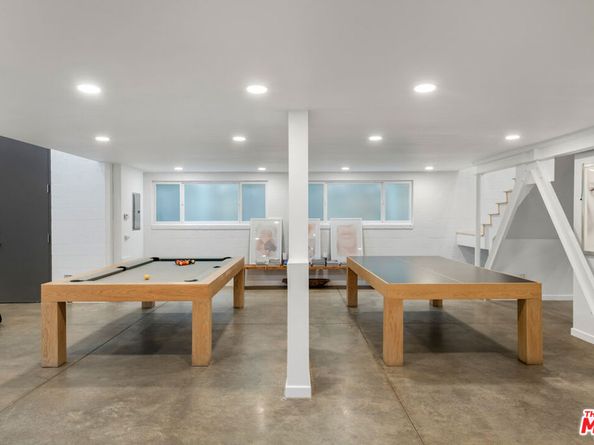 633 Santa Clara Avenue, Venice CA 90291