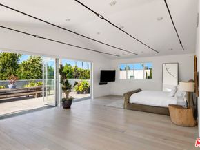 633 Santa Clara Avenue, Venice CA 90291