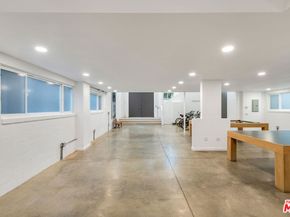 633 Santa Clara Avenue, Venice CA 90291