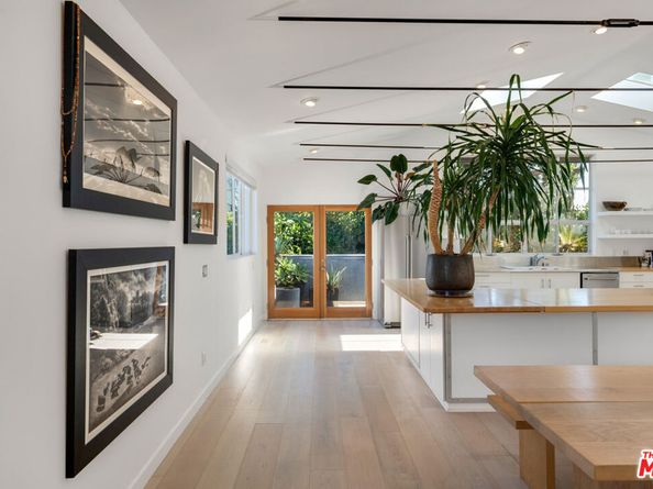 633 Santa Clara Avenue, Venice CA 90291