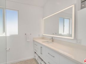 633 Santa Clara Avenue, Venice CA 90291