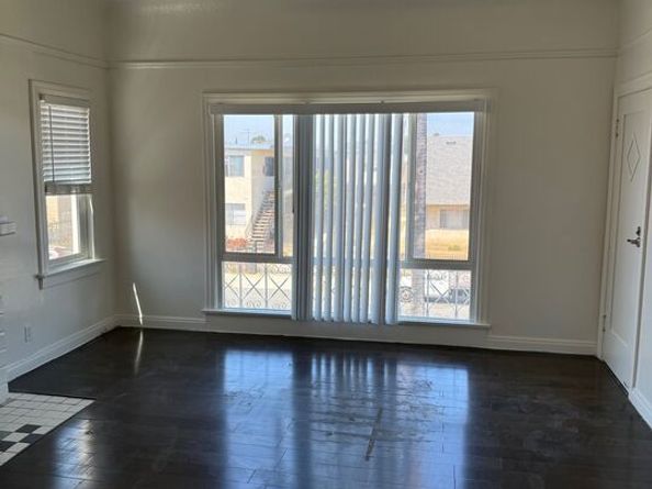 1406 2nd Avenue, Los Angeles CA 90019