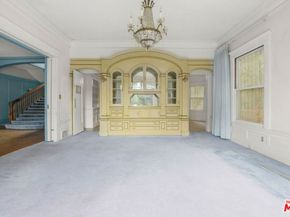 1685 S Victoria Avenue, Los Angeles CA 90019