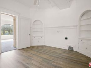 1685 S Victoria Avenue, Los Angeles CA 90019