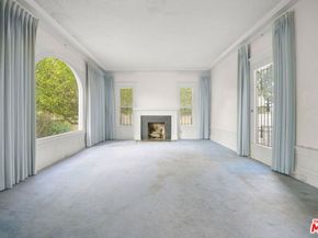 1685 S Victoria Avenue, Los Angeles CA 90019