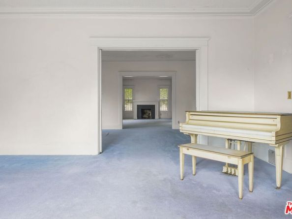 1685 S Victoria Avenue, Los Angeles CA 90019