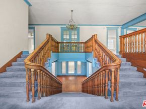 1685 S Victoria Avenue, Los Angeles CA 90019