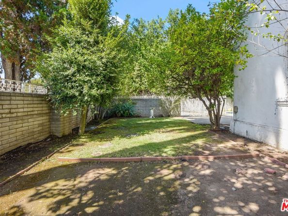 1685 S Victoria Avenue, Los Angeles CA 90019
