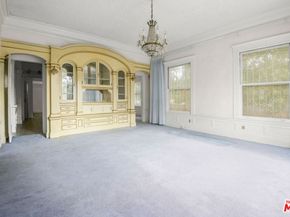 1685 S Victoria Avenue, Los Angeles CA 90019
