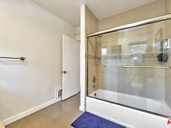 691 S Norton Avenue, Los Angeles CA 90005