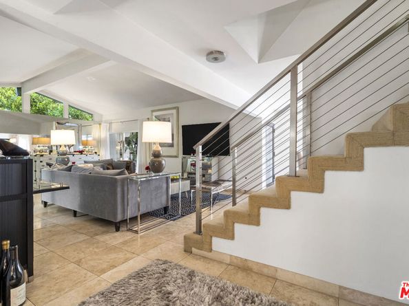 9767 Apricot Lane, Beverly Hills CA 90210