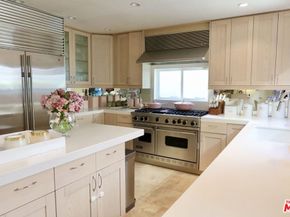 9767 Apricot Lane, Beverly Hills CA 90210