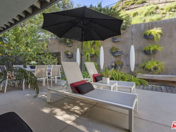 9767 Apricot Lane, Beverly Hills CA 90210