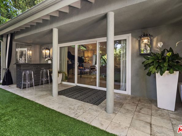 9767 Apricot Lane, Beverly Hills CA 90210