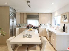 9767 Apricot Lane, Beverly Hills CA 90210
