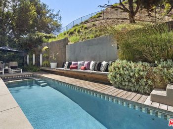 9767 Apricot Lane