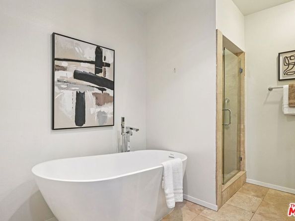 1209 Amherst Avenue 201, Los Angeles CA 90025