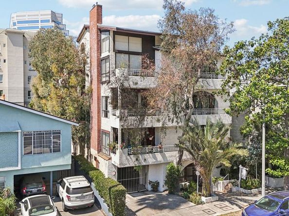 1209 Amherst Avenue 201, Los Angeles CA 90025