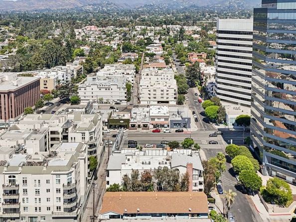 1209 Amherst Avenue 201, Los Angeles CA 90025