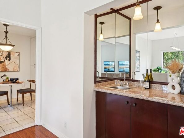 1209 Amherst Avenue 201, Los Angeles CA 90025