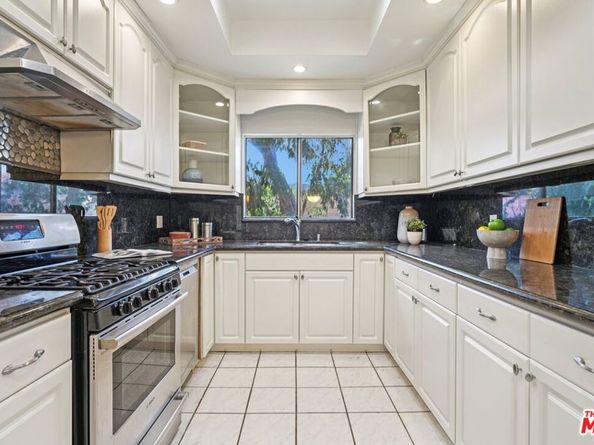 1209 Amherst Avenue 201, Los Angeles CA 90025