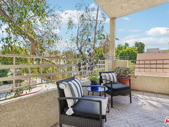 1209 Amherst Avenue 201, Los Angeles CA 90025