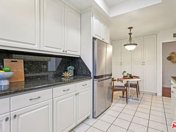 1209 Amherst Avenue 201, Los Angeles CA 90025