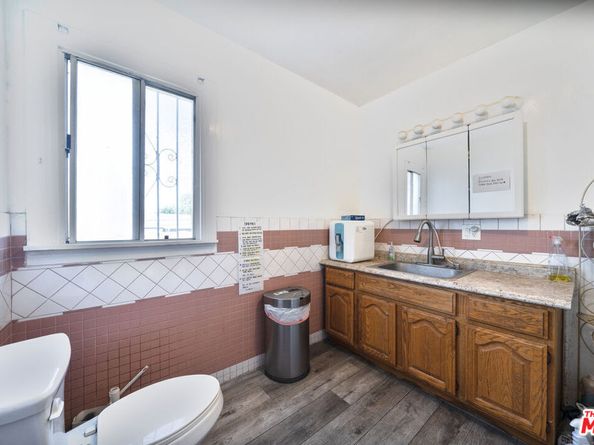 2308 11th Avenue, Los Angeles CA 90018