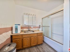 2308 11th Avenue, Los Angeles CA 90018