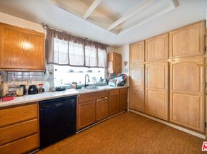 2308 11th Avenue, Los Angeles CA 90018