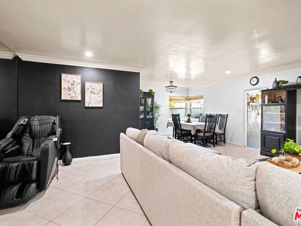 9253 Hayvenhurst Avenue, North Hills CA 91343