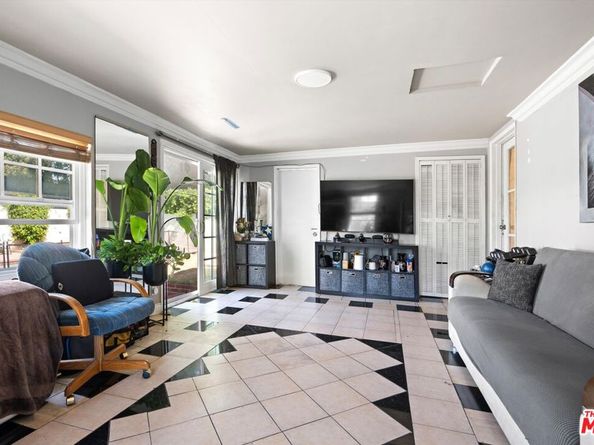 9253 Hayvenhurst Avenue, North Hills CA 91343