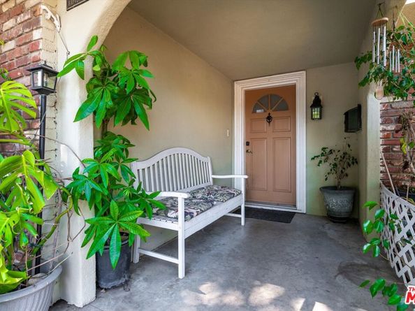 9253 Hayvenhurst Avenue, North Hills CA 91343