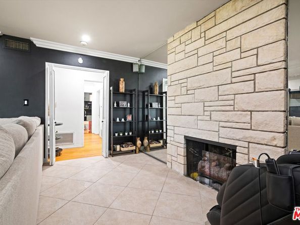 9253 Hayvenhurst Avenue, North Hills CA 91343