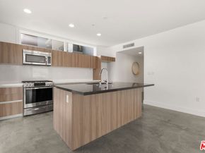 482 S Arroyo 306, Pasadena CA 91105