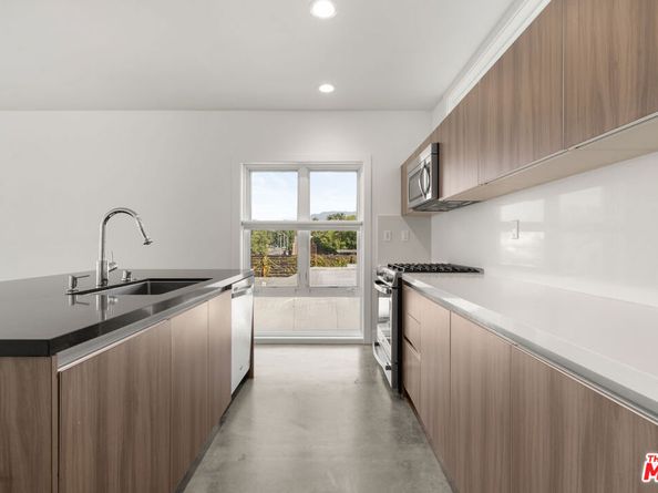 482 S Arroyo 306, Pasadena CA 91105