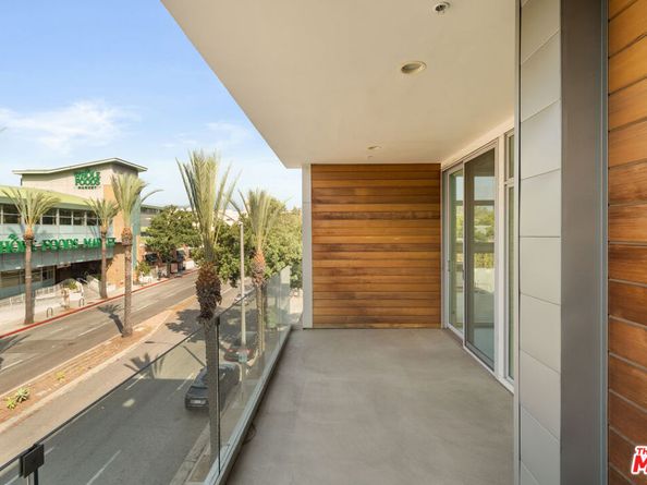 482 S Arroyo 306, Pasadena CA 91105