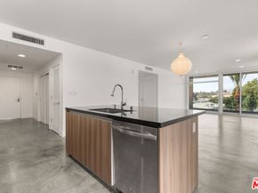 482 S Arroyo 306, Pasadena CA 91105