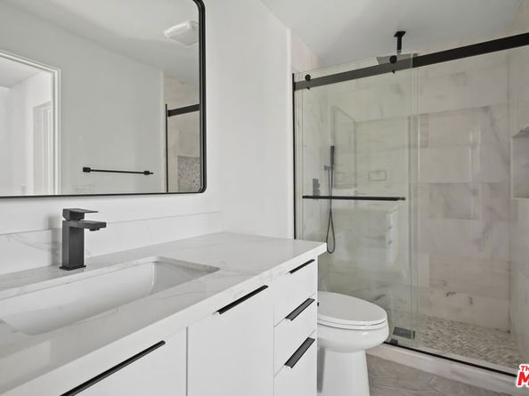 1562 Glen Oaks Boulevard, Pasadena CA 91105