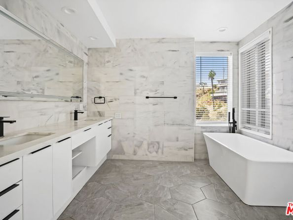 1562 Glen Oaks Boulevard, Pasadena CA 91105