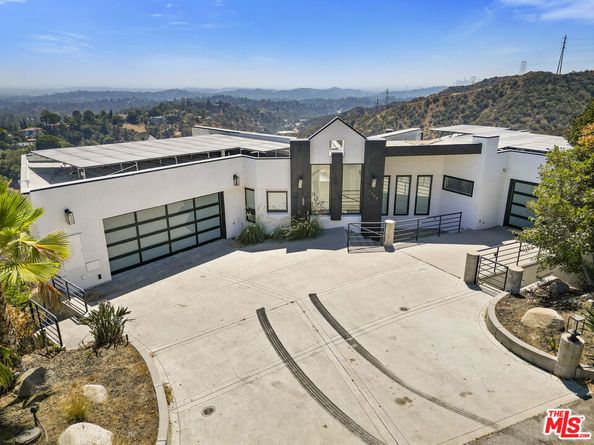 1562 Glen Oaks Boulevard, Pasadena CA 91105