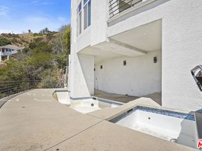 1562 Glen Oaks Boulevard, Pasadena CA 91105