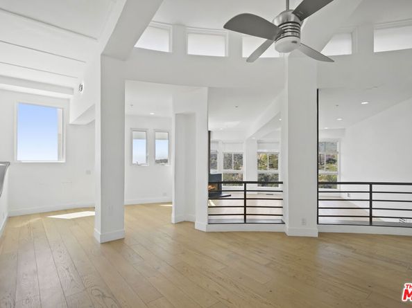 1562 Glen Oaks Boulevard, Pasadena CA 91105