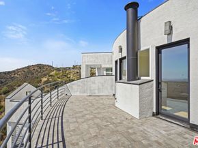 1562 Glen Oaks Boulevard, Pasadena CA 91105