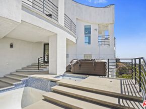 1562 Glen Oaks Boulevard, Pasadena CA 91105