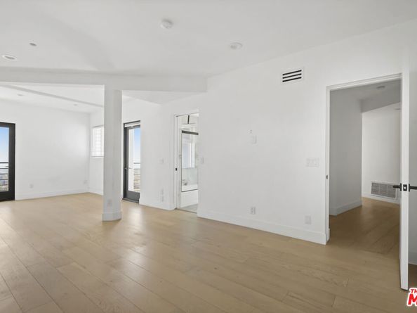 1562 Glen Oaks Boulevard, Pasadena CA 91105